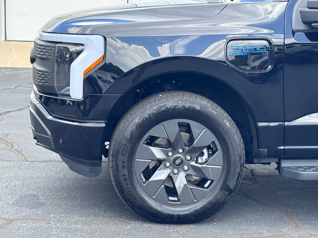 FordF-150 Lightning41