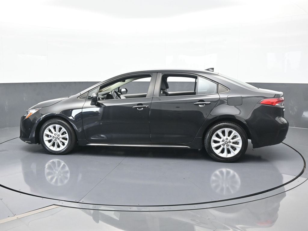 Used 2022 Toyota Corolla LE with VIN 5YFVPMAE6NP387900 for sale in Miami, FL