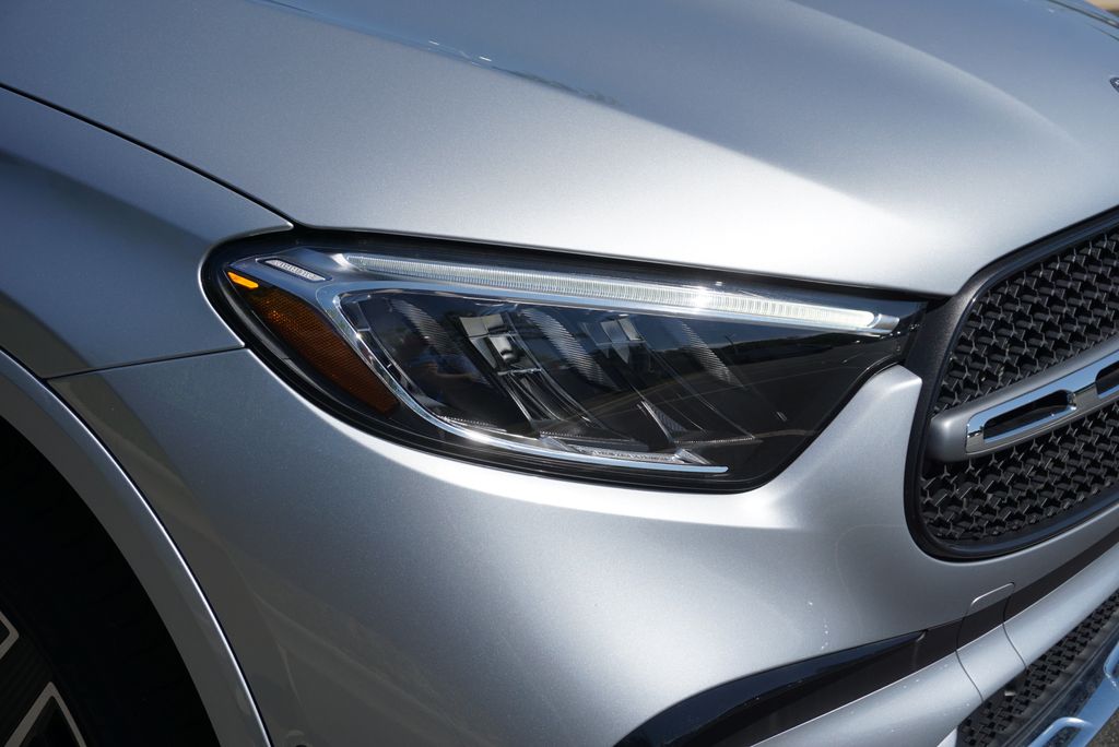 Thumbnail: 2025 Mercedes-Benz GLC - 10