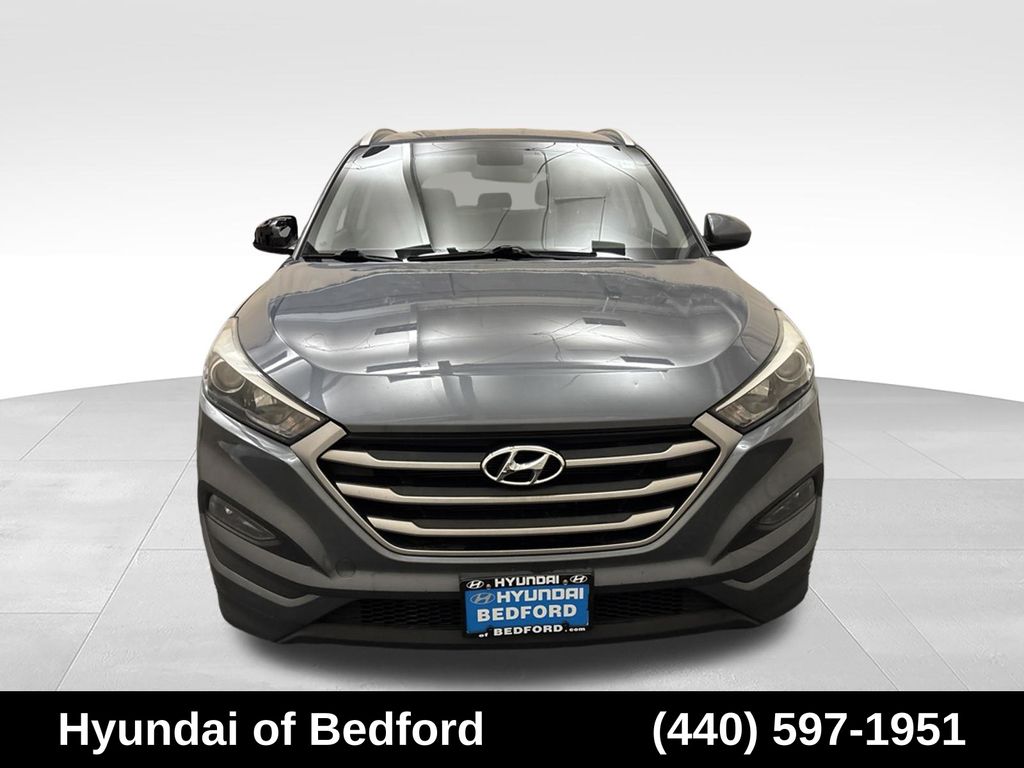 2017 Hyundai Tucson SE - Image 2