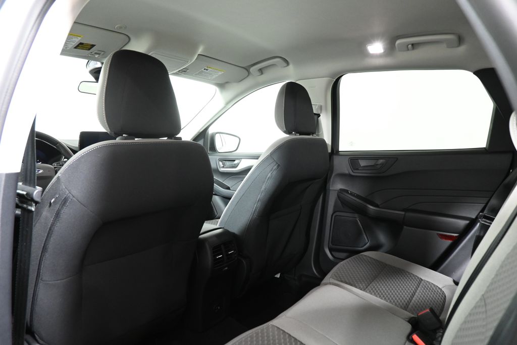 Thumbnail: 2022 Ford Escape - 32
