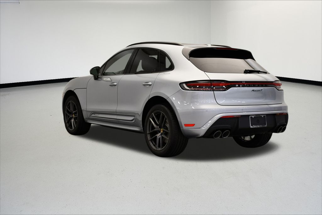 Thumbnail: 2026 Porsche Macan - 3