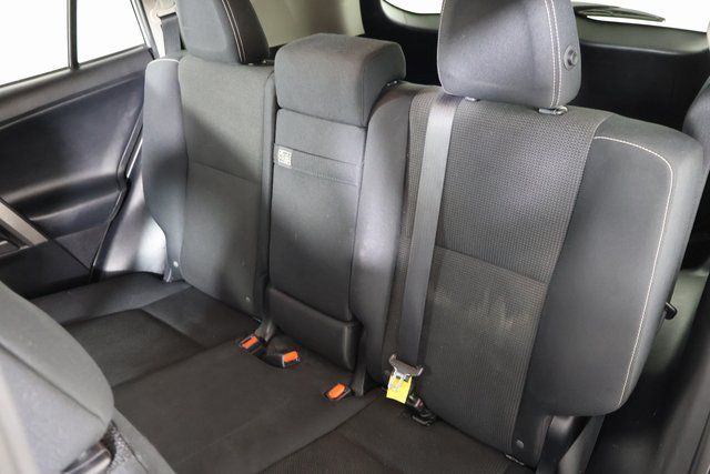 2018 Toyota RAV4 Hybrid LE photo