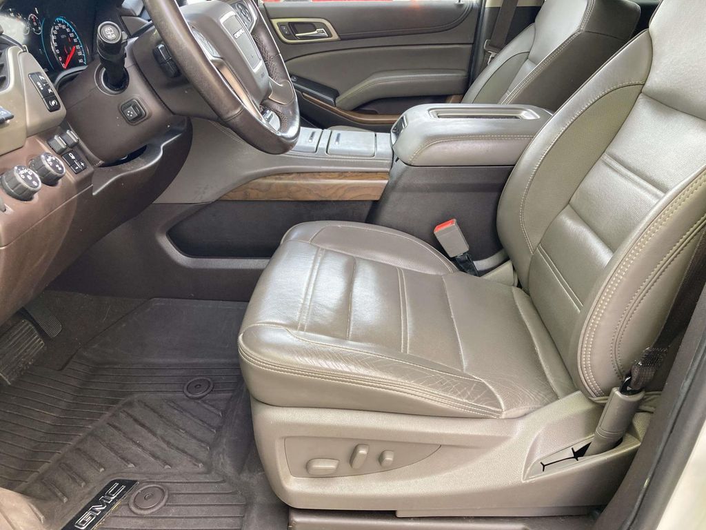 Used 2020 White GMC Denali image 13