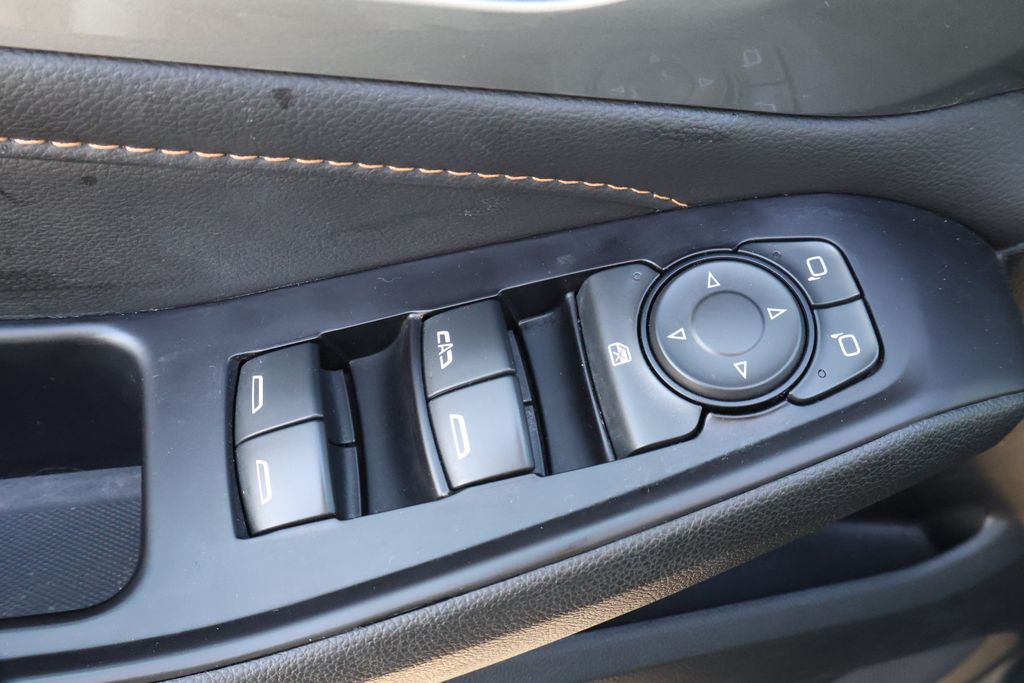 Thumbnail: 2020 Chevrolet Traverse - 17