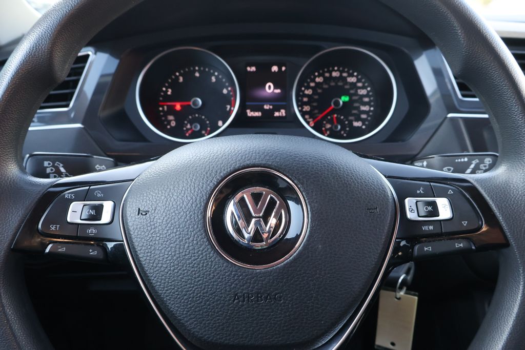 Thumbnail: 2019 Volkswagen Tiguan - 15