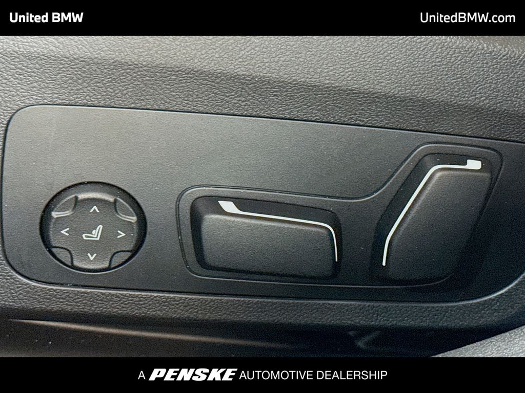 Thumbnail: 2025 BMW 3 Series - 4