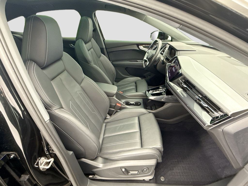 Thumbnail: 2023 Audi Q4 e-tron - 19