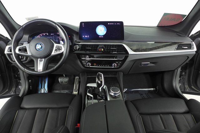 2022 BMW 5 Series 530e iPerformance 24