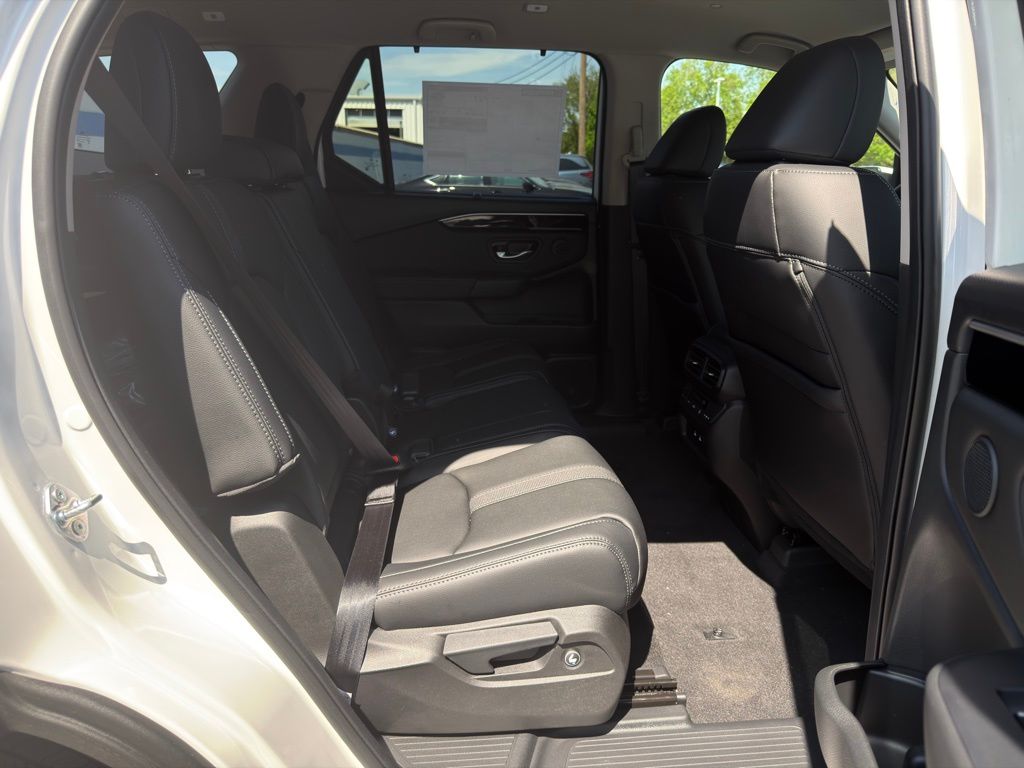 Thumbnail: 2026 Honda Pilot - 22