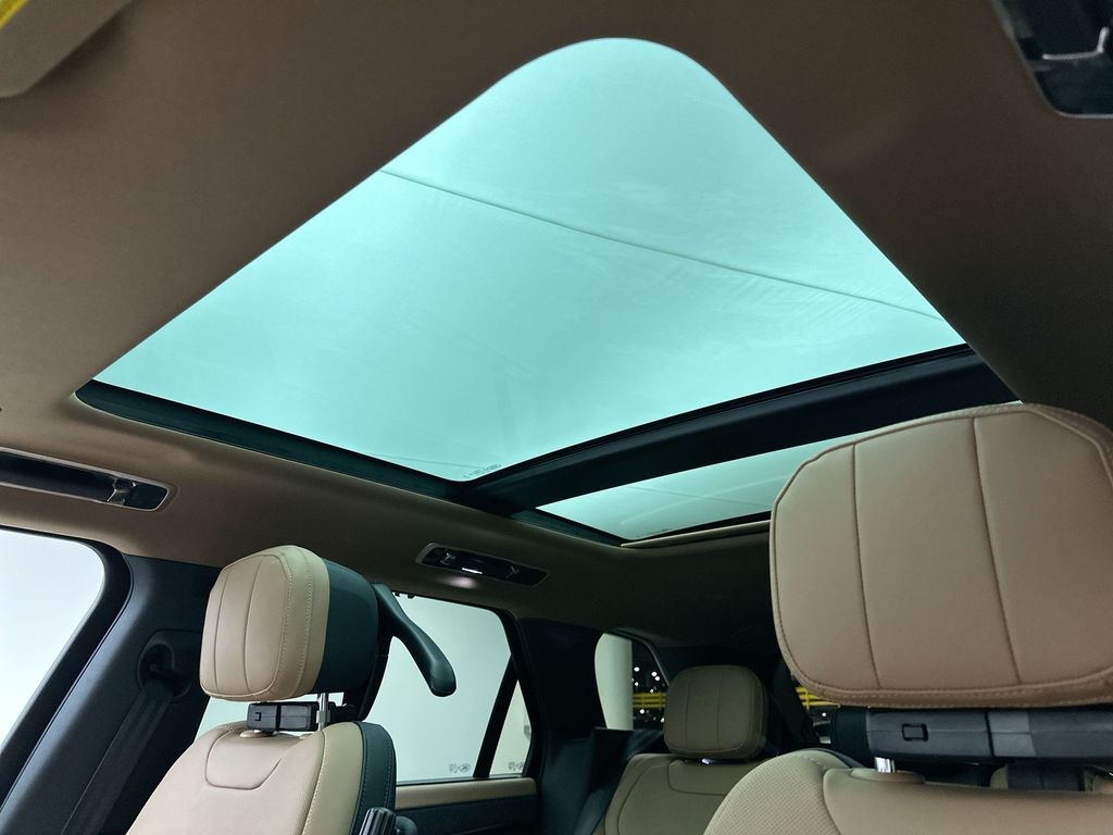 Thumbnail: 2026 Land Rover Range Rover Sport - 19