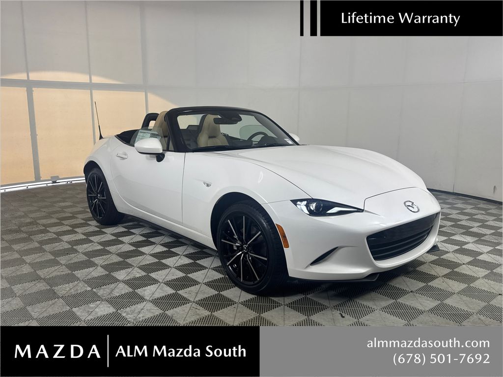 New 2026 Snowflake White Pearl Mazda Grand Touring image 4