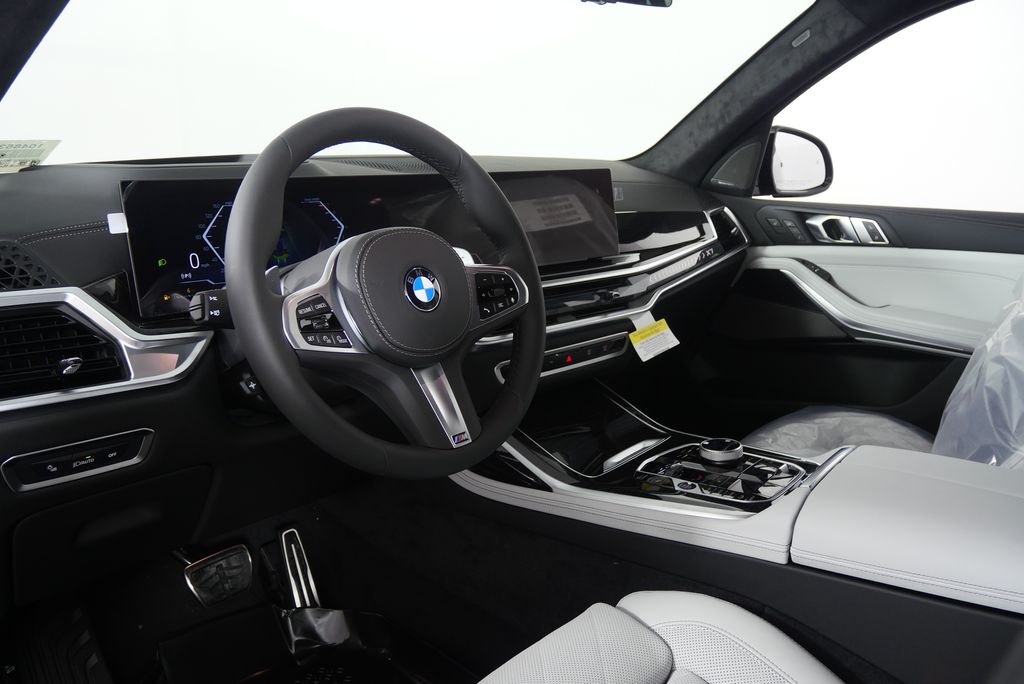 2026 BMW X7 xDrive40i 12