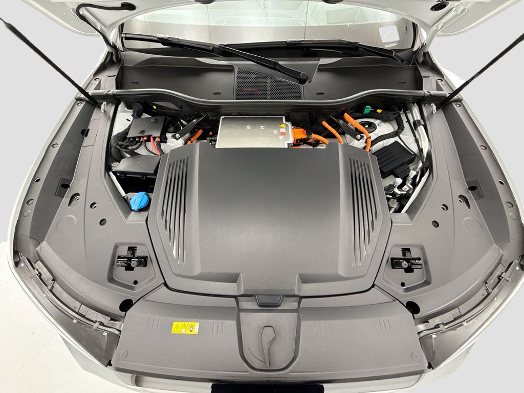Thumbnail: 2024 Audi Q8 e-tron - 28