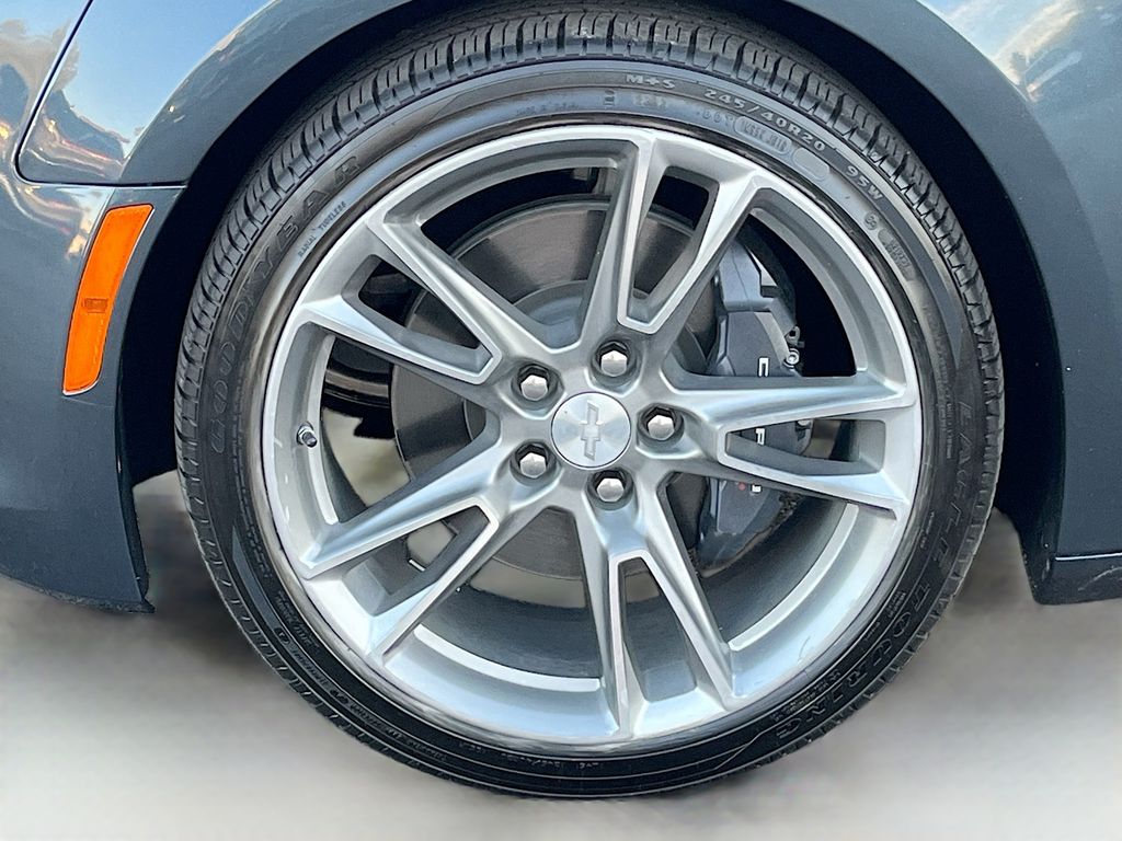 Used 2023 Gray Chevrolet LT1 image 29