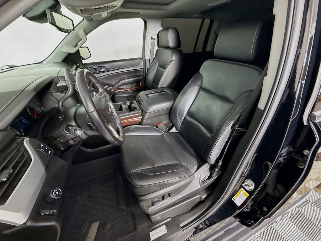 Thumbnail: 2020 GMC Yukon XL - 22