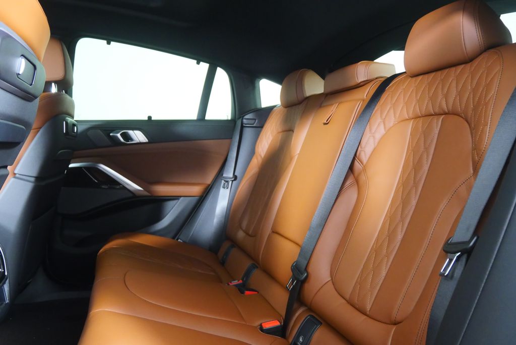 Thumbnail: 2027 BMW X6 - 14