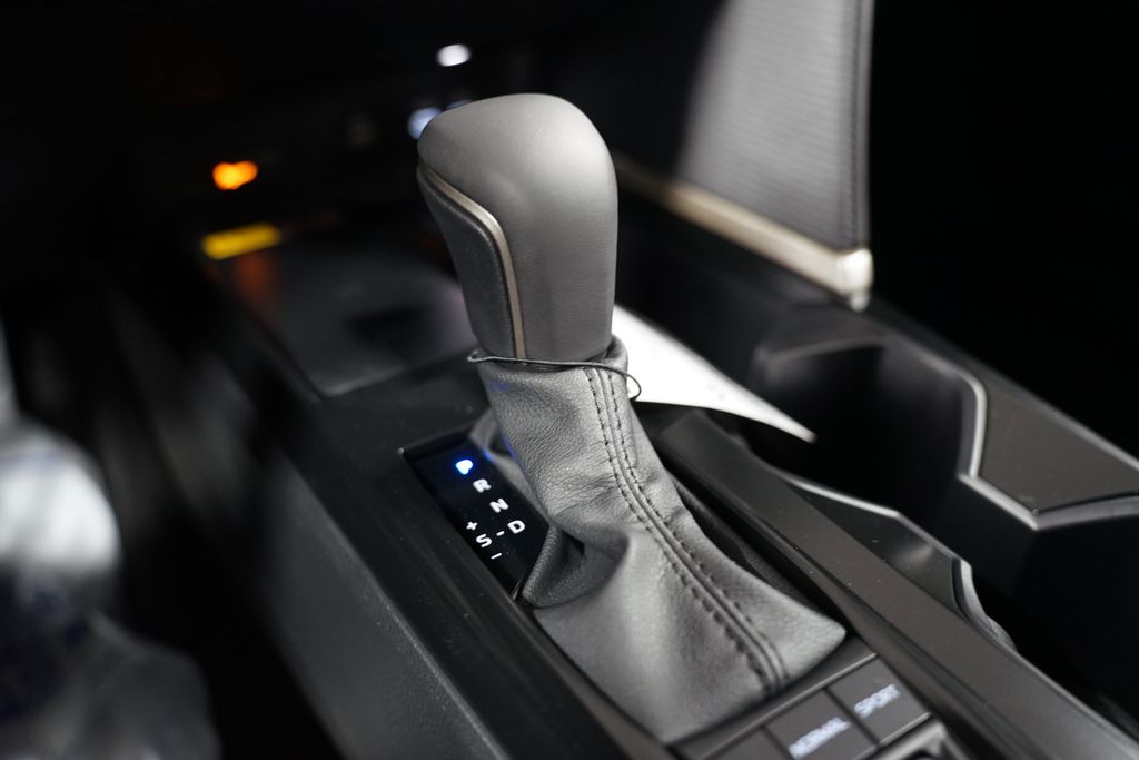 Thumbnail: 2025 Toyota Camry - 22