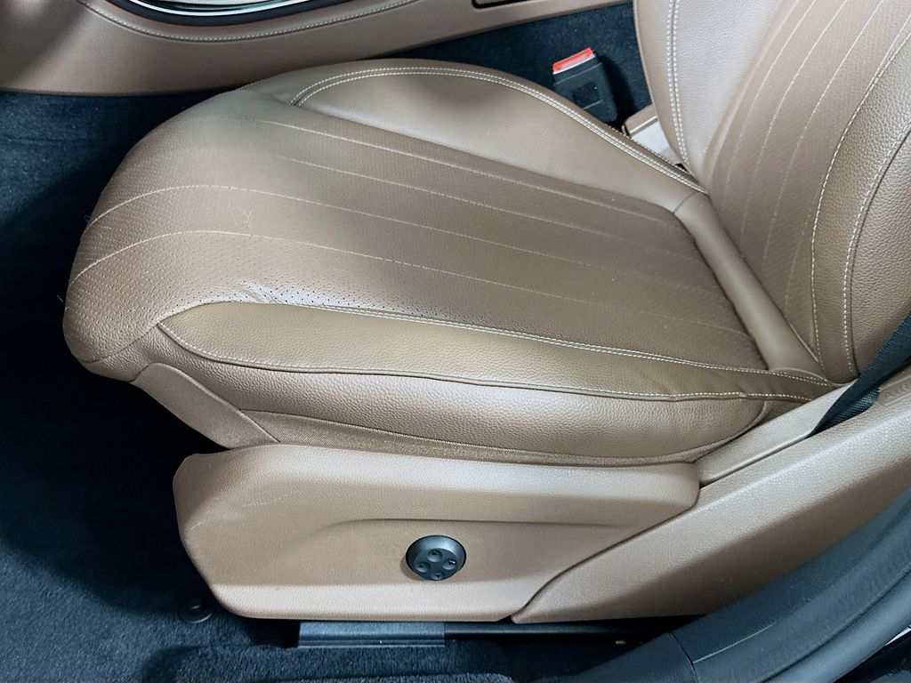 Thumbnail: 2021 Mercedes-Benz E-Class - 20