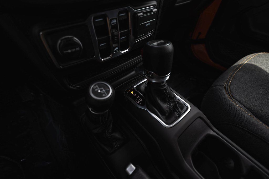 2025 Jeep Wrangler Sport S thumbnail 18