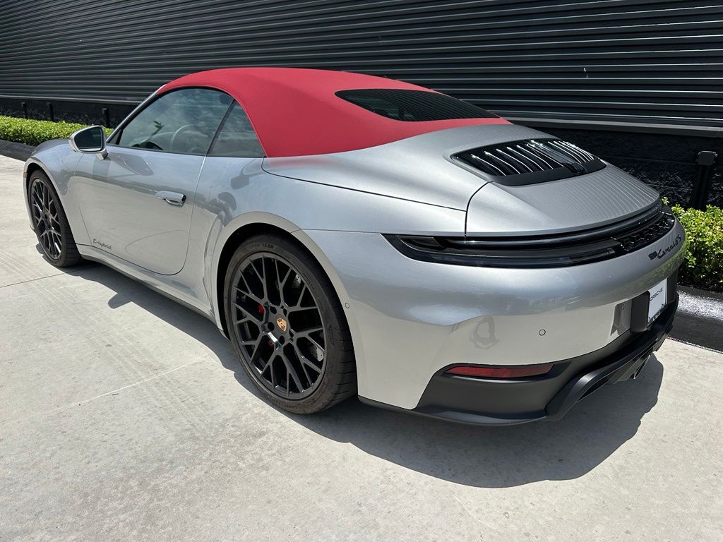 Thumbnail: 2025 Porsche 911 - 3