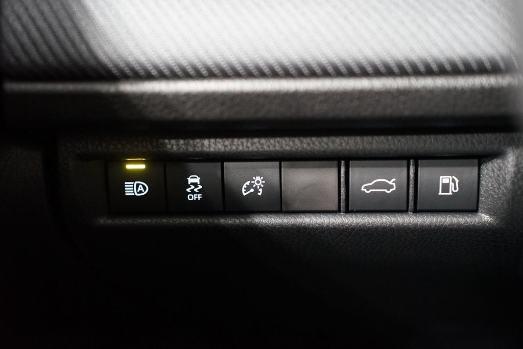 Thumbnail: 2025 Toyota Camry - 25
