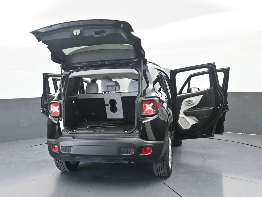 Used 2022 Black Clearcoat Jeep Latitude image 77