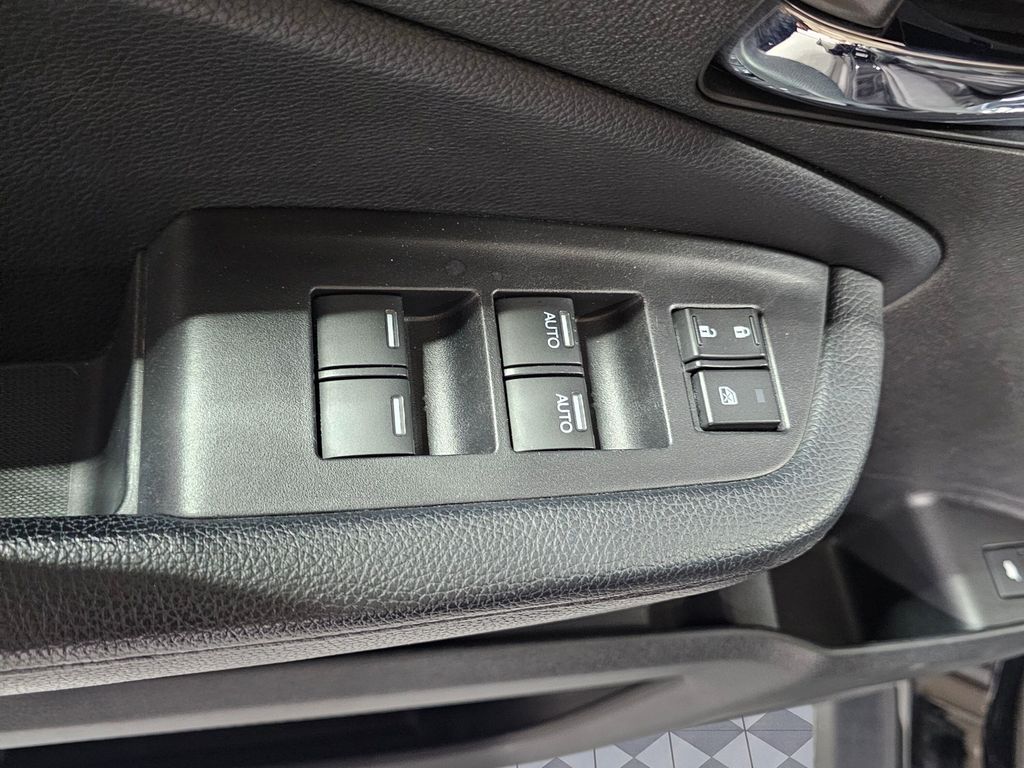 Used 2017  Honda EX-L image 20