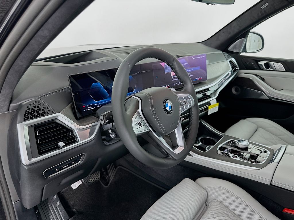Thumbnail: 2026 BMW X7 - 9