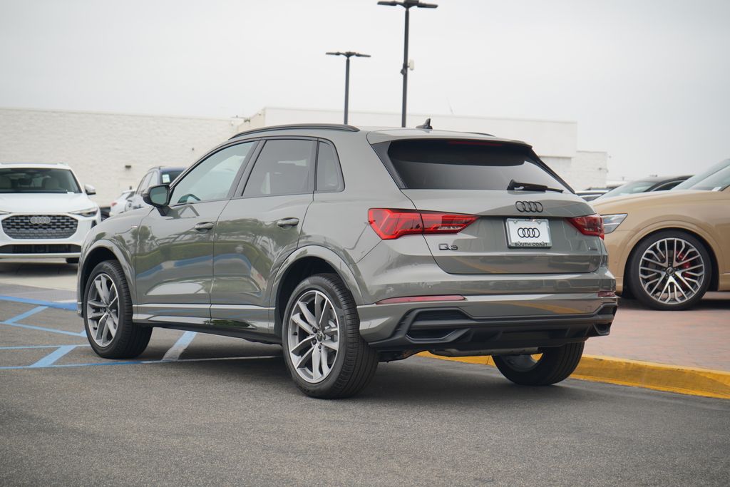 Thumbnail: 2025 Audi Q3 - 3