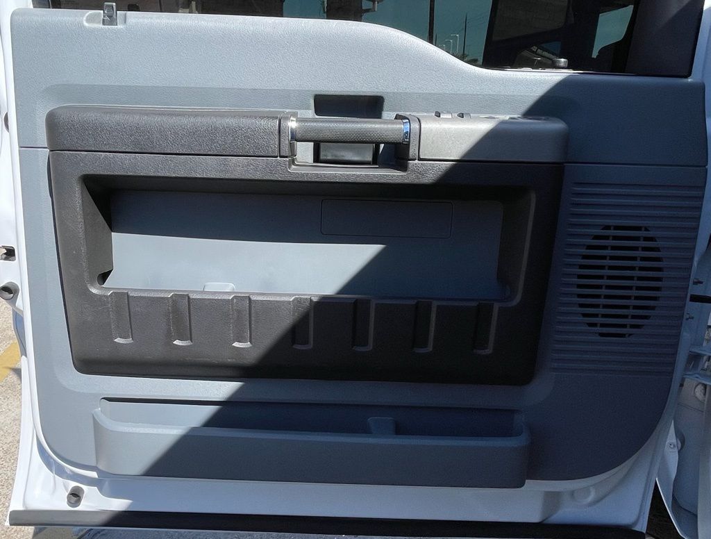 2016 Ford F-250SD XLT White at Emmons Autoplex
