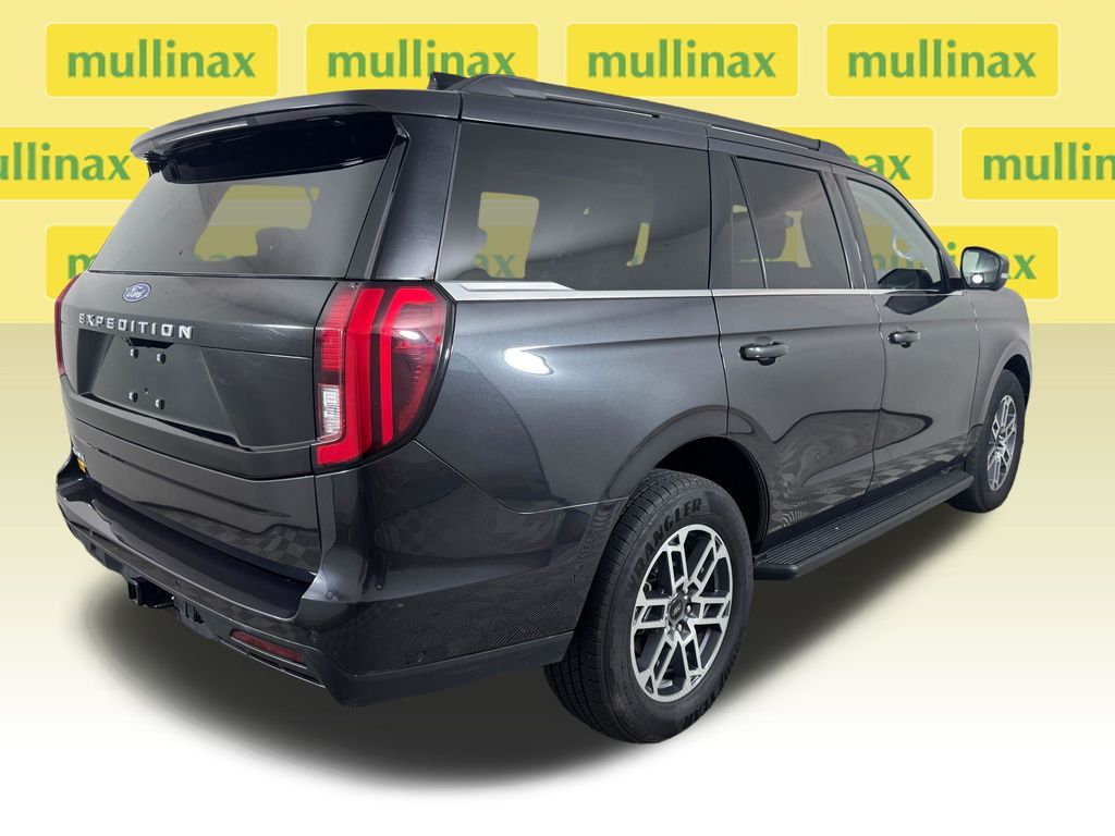 Certified Used 2025 Gray Ford Active image 4