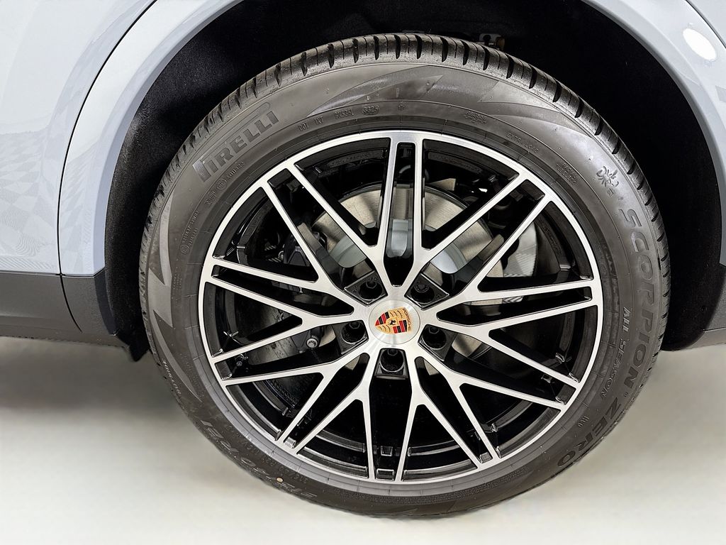 Thumbnail: 2026 Porsche Cayenne - 32