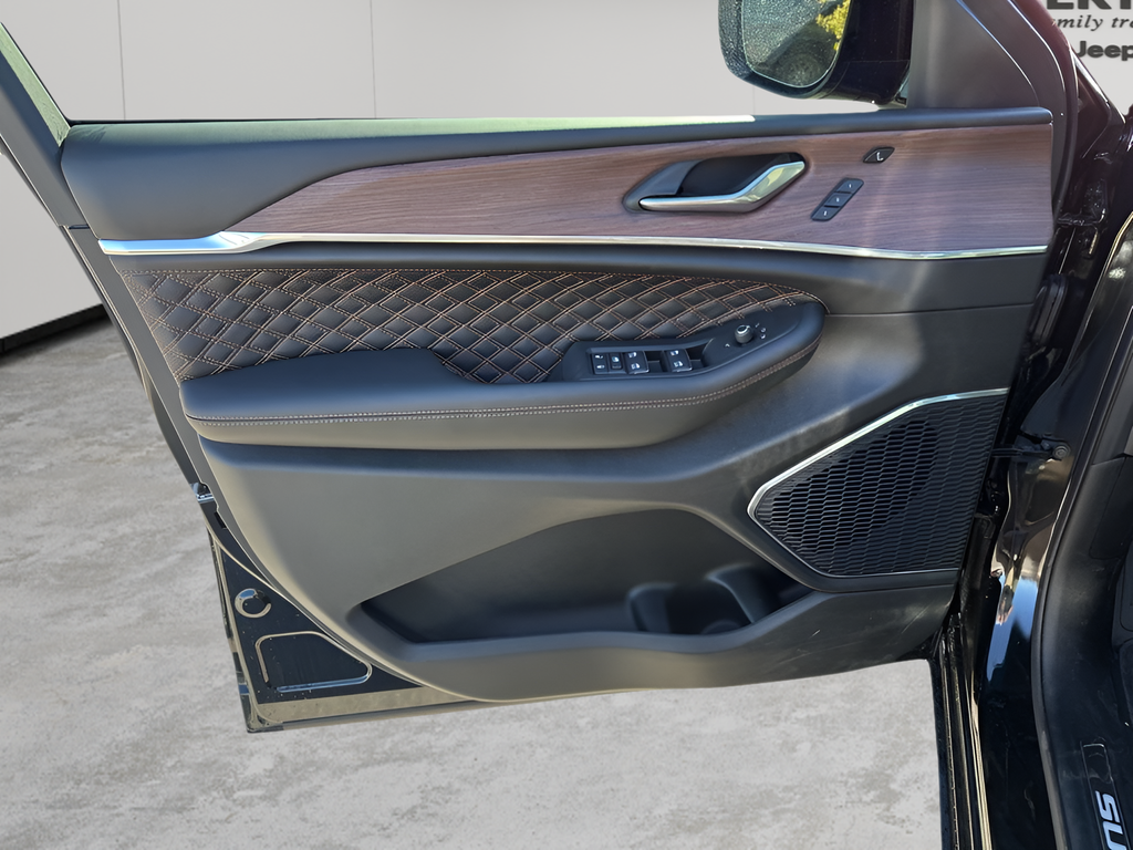 New Car 2025 Jeep Grand Cherokee L  Summit For Sale Under $60,000 In Austin, Texas