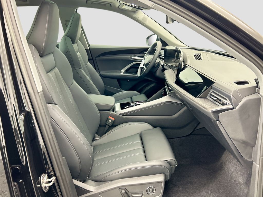 Thumbnail: 2025 Audi Q5 - 19