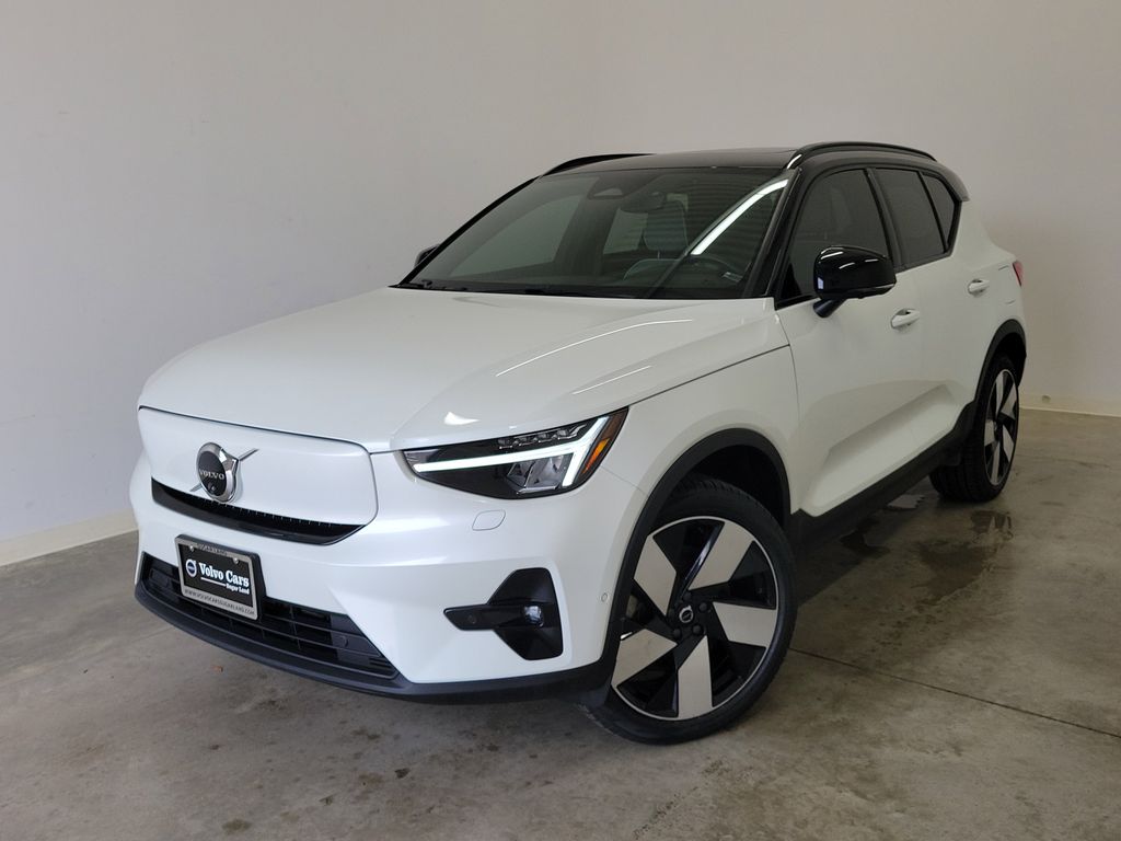 Crystal White Metallic 2023 Volvo XC40 Recharge Twin Ultimate eAWD SUV / Crossover All-Wheel Drive 1-Speed Automatic