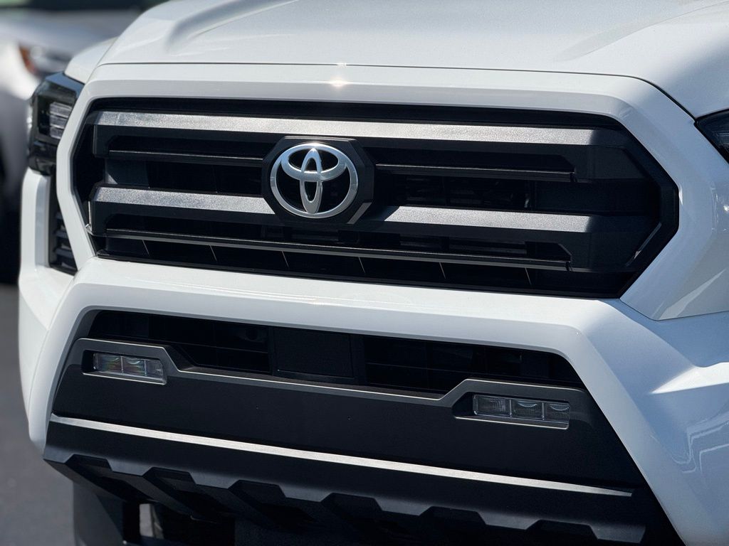 2025 Toyota Tacoma SR5 Double Cab photo 5