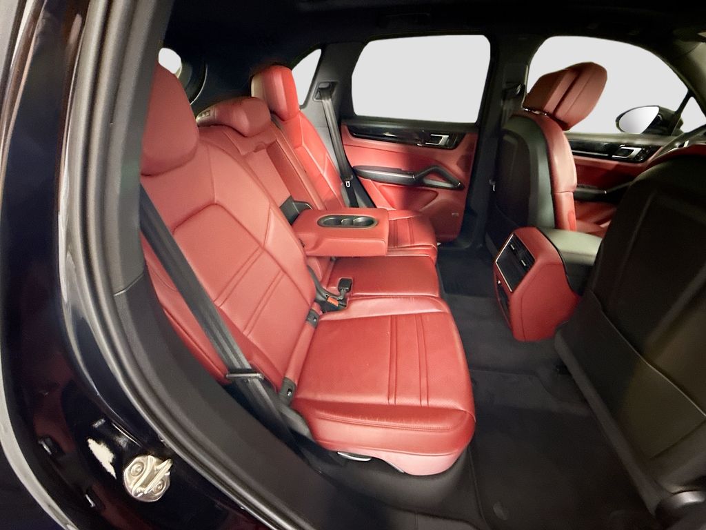 Thumbnail: 2019 Porsche Cayenne - 22