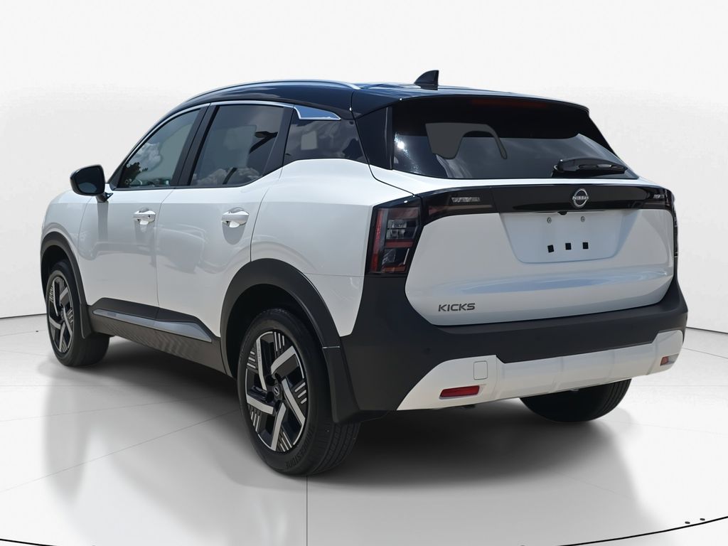 2025 Aspen White Tricoat/Super Black Nissan Kicks SV FWD SUV