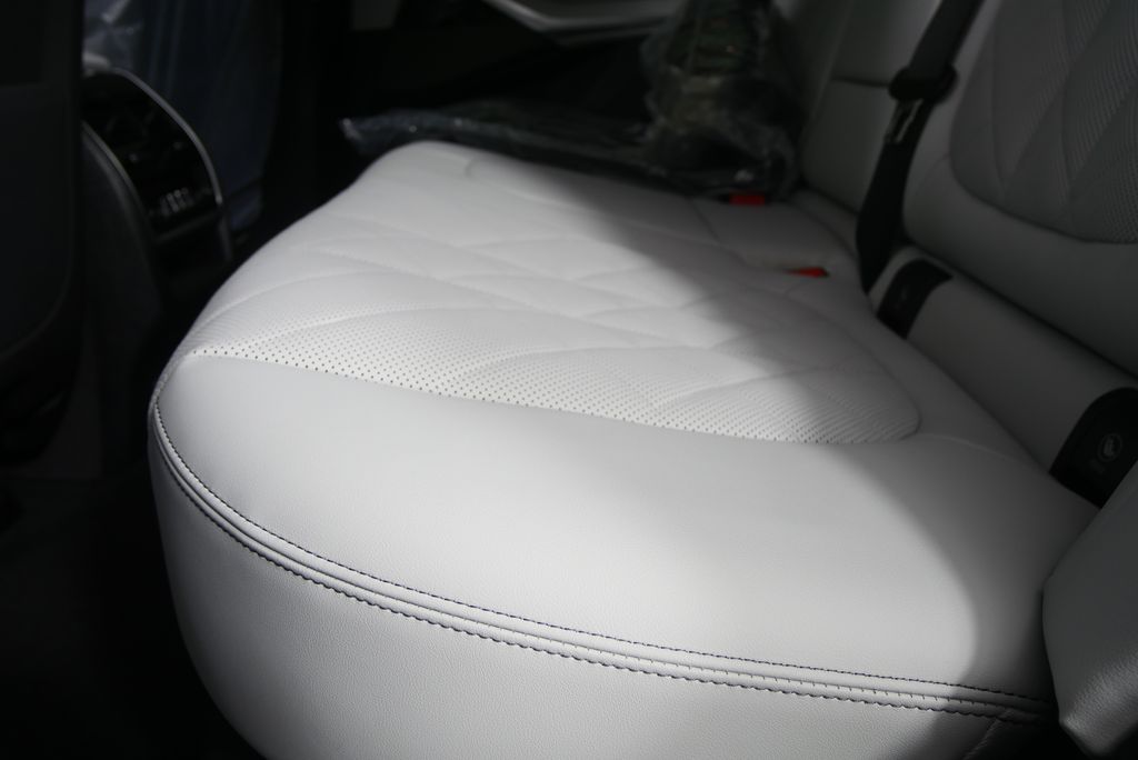 Thumbnail: 2026 BMW X5 - 14