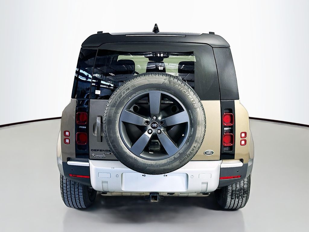 Land RoverDefender 1106