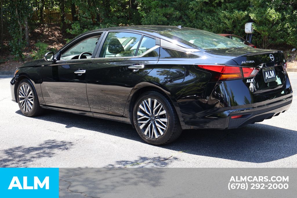 Used 2025 Black Nissan 2.5 SV image 8