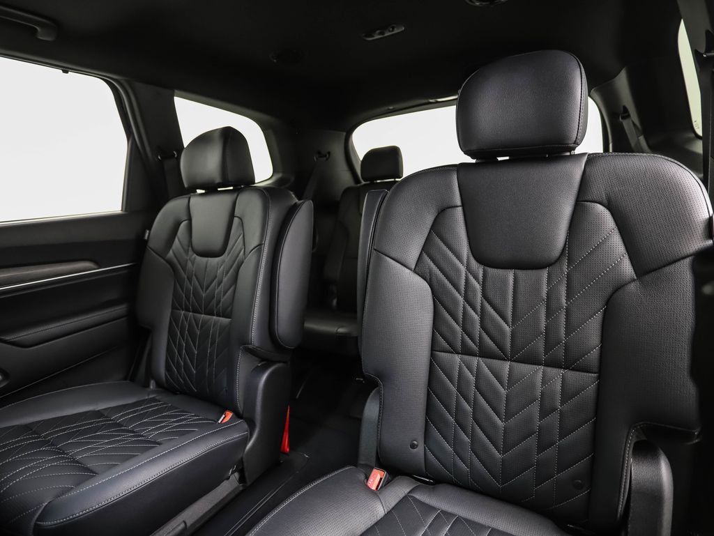 Thumbnail: 2023 Kia Telluride - 23