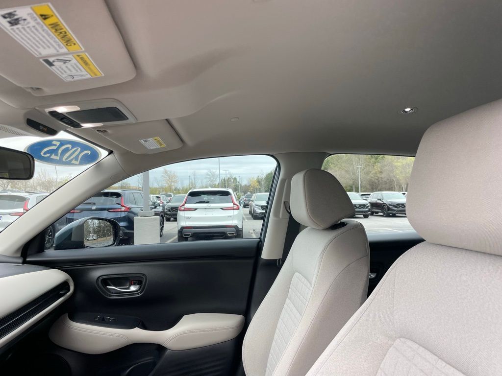 Thumbnail: 2025 Honda HR-V - 28