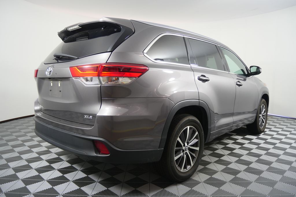 Thumbnail: 2018 Toyota Highlander - 3