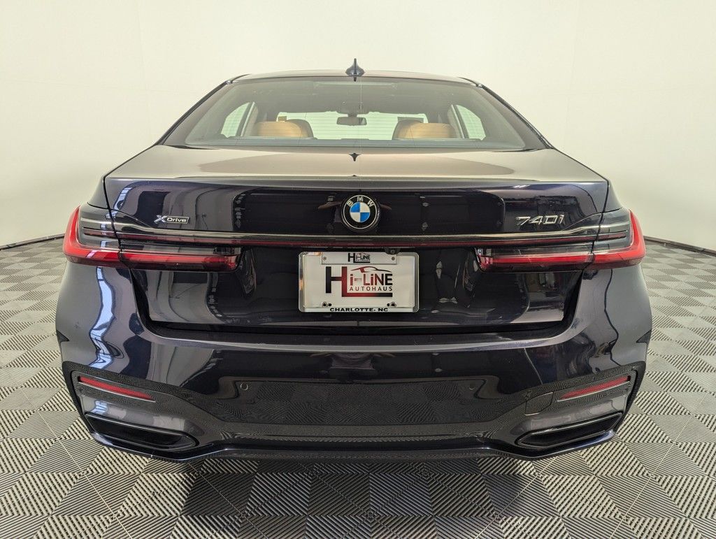 2022 BMW 7-Series 740i xDrive photo