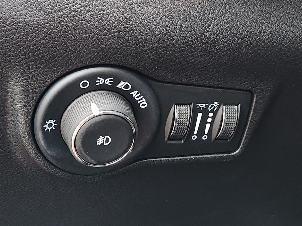 2025 Jeep Compass Limited - Photo 14