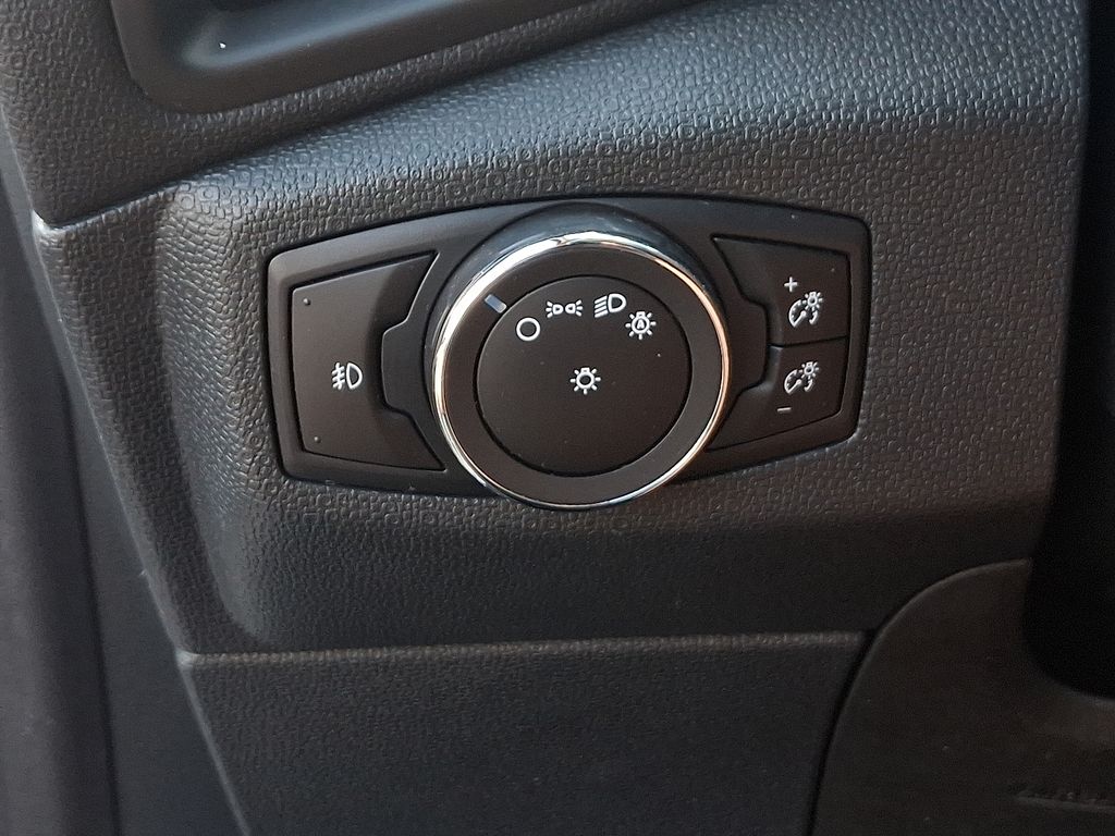 Thumbnail: 2018 Ford EcoSport - 26
