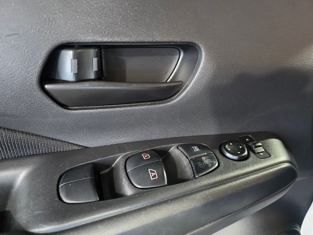 Thumbnail: 2021 Nissan Kicks - 13