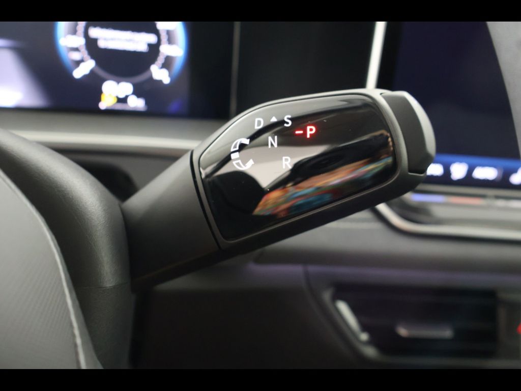 2025 Volkswagen Tiguan SE - Photo 21